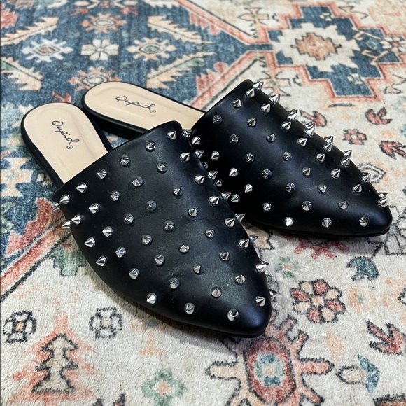 Qupid Shoes - Spiked mules